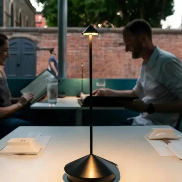 Modern LED Table Lamp – Rechargeable Minimalist Desk